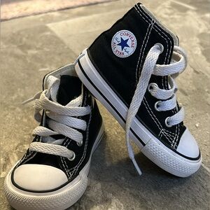 Converse toddler size 4 High Tops